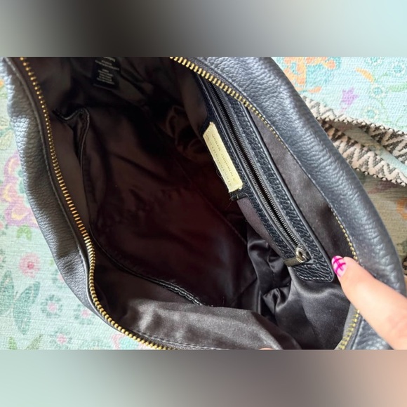 Anthropologie crescent crossbody - Picture 4 of 4